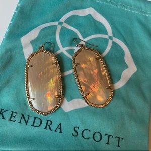 Kendra Scott - Brown Pearl Danielle earrings